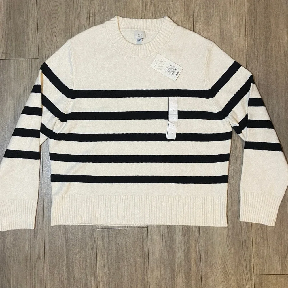 A New Day Women's Striped Crewneck Pullover Sweater Cream Black Large NWT - Picture 7 of 10